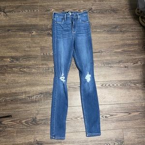 Holllister skinny ripped jeans!